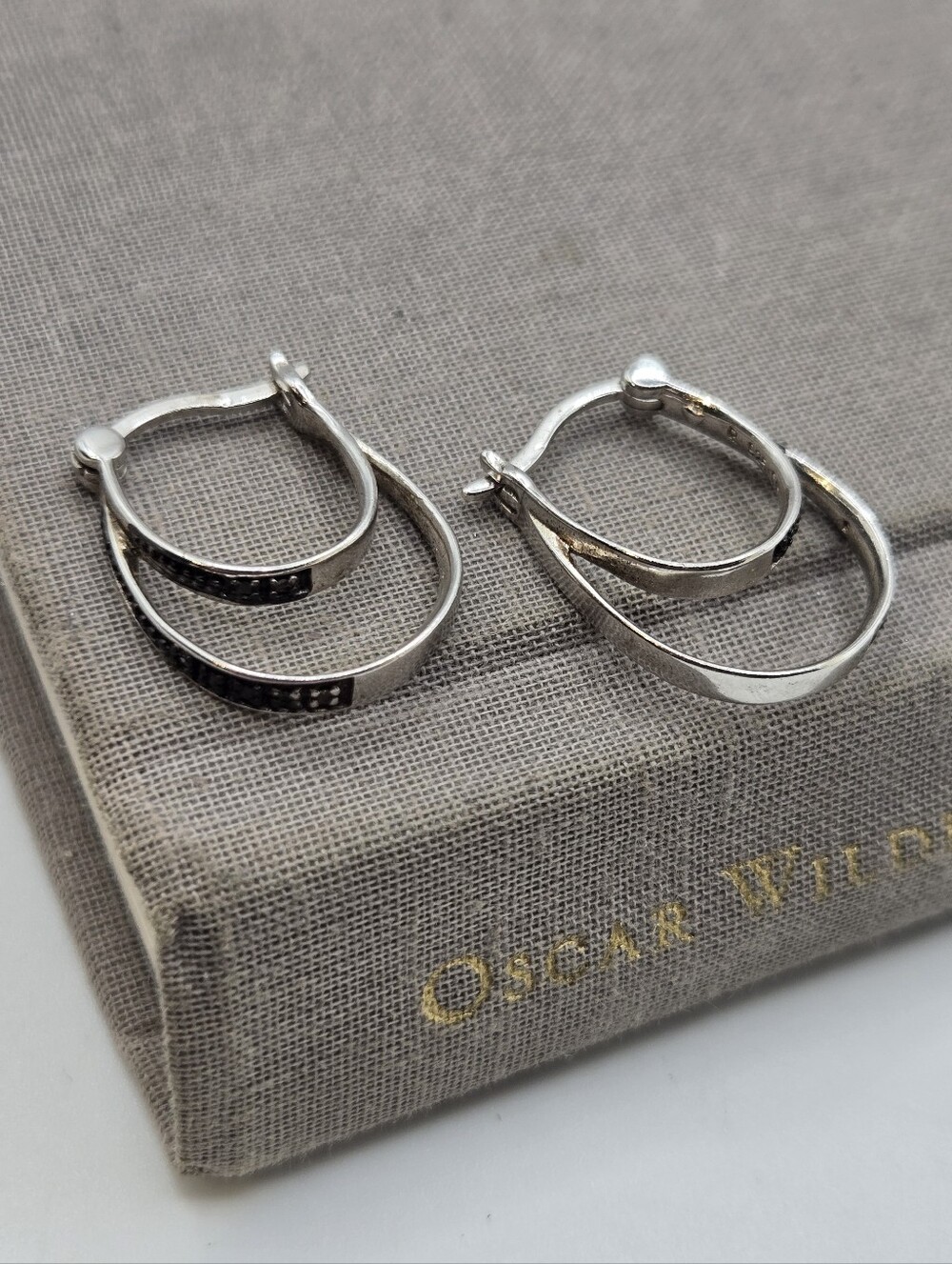 VTG Sterling Silver Twisted Hoop Earrings Chunky Oval Loops Black CZ
